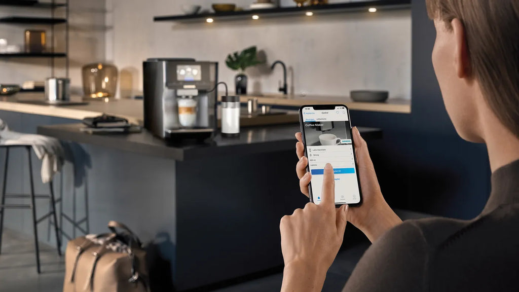 Kaffeevollautomat EQ700 classic Inox silver metallic mit Milchsystem (TP715E17), monatlich ab 16,65 €